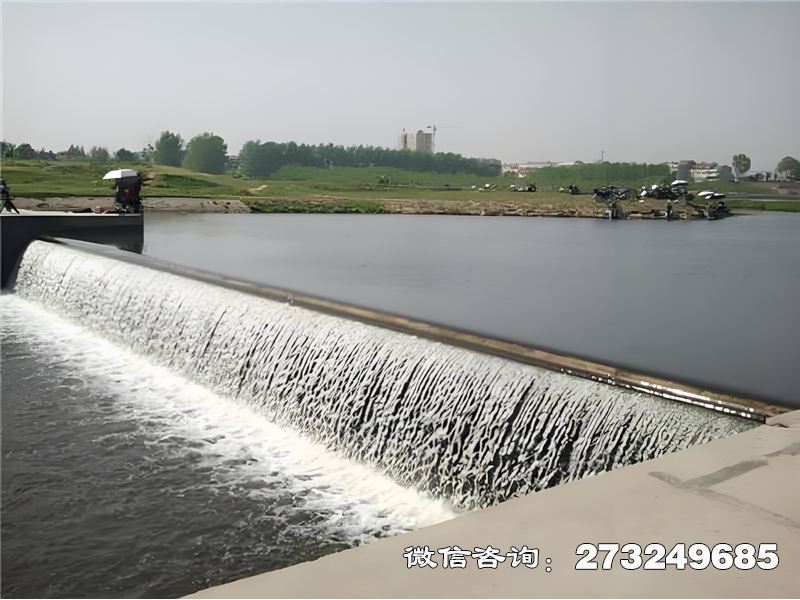 水庫溢洪道鋼壩